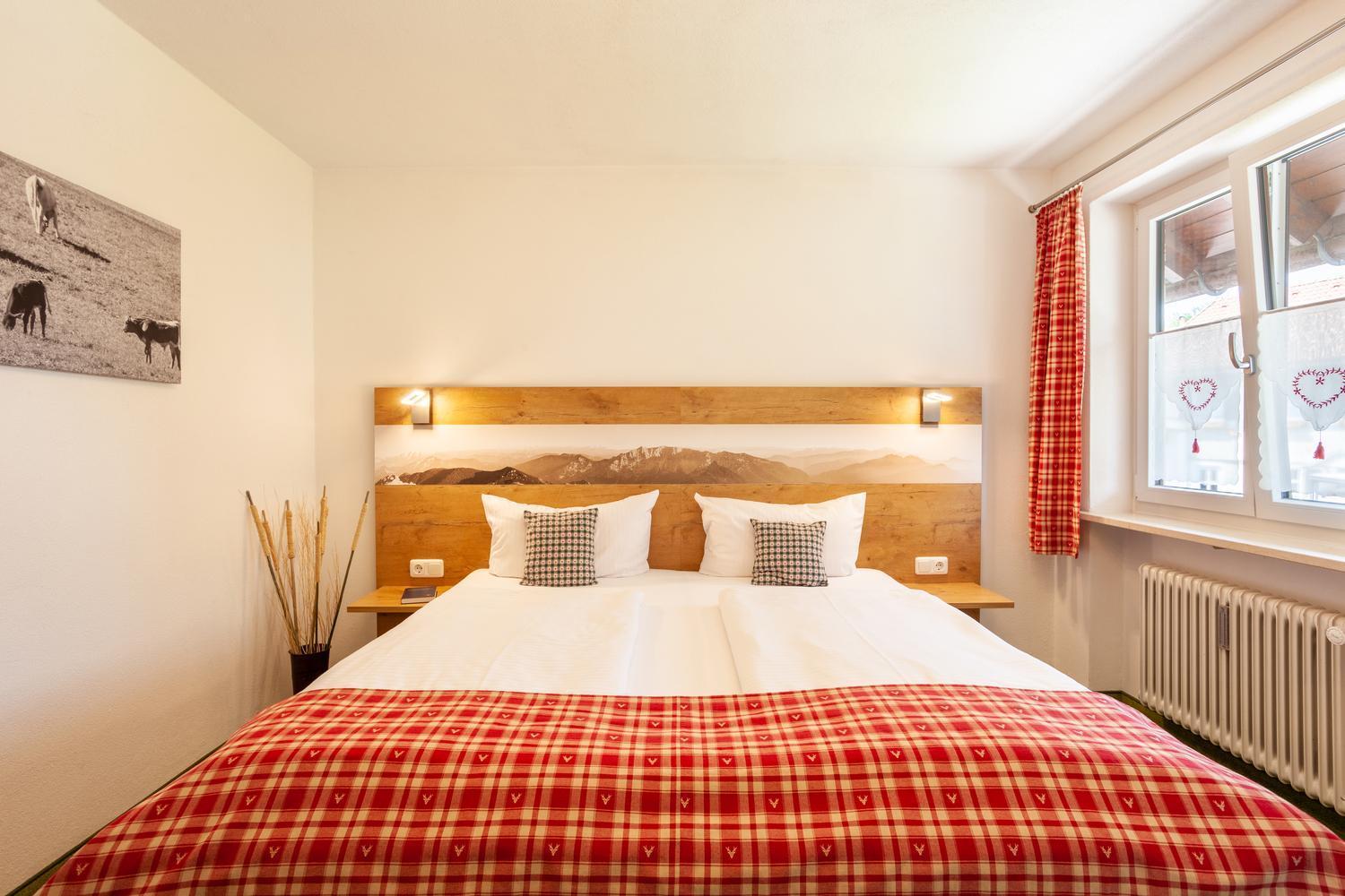 Hotel Lustiger Hirsch à Akams Extérieur photo