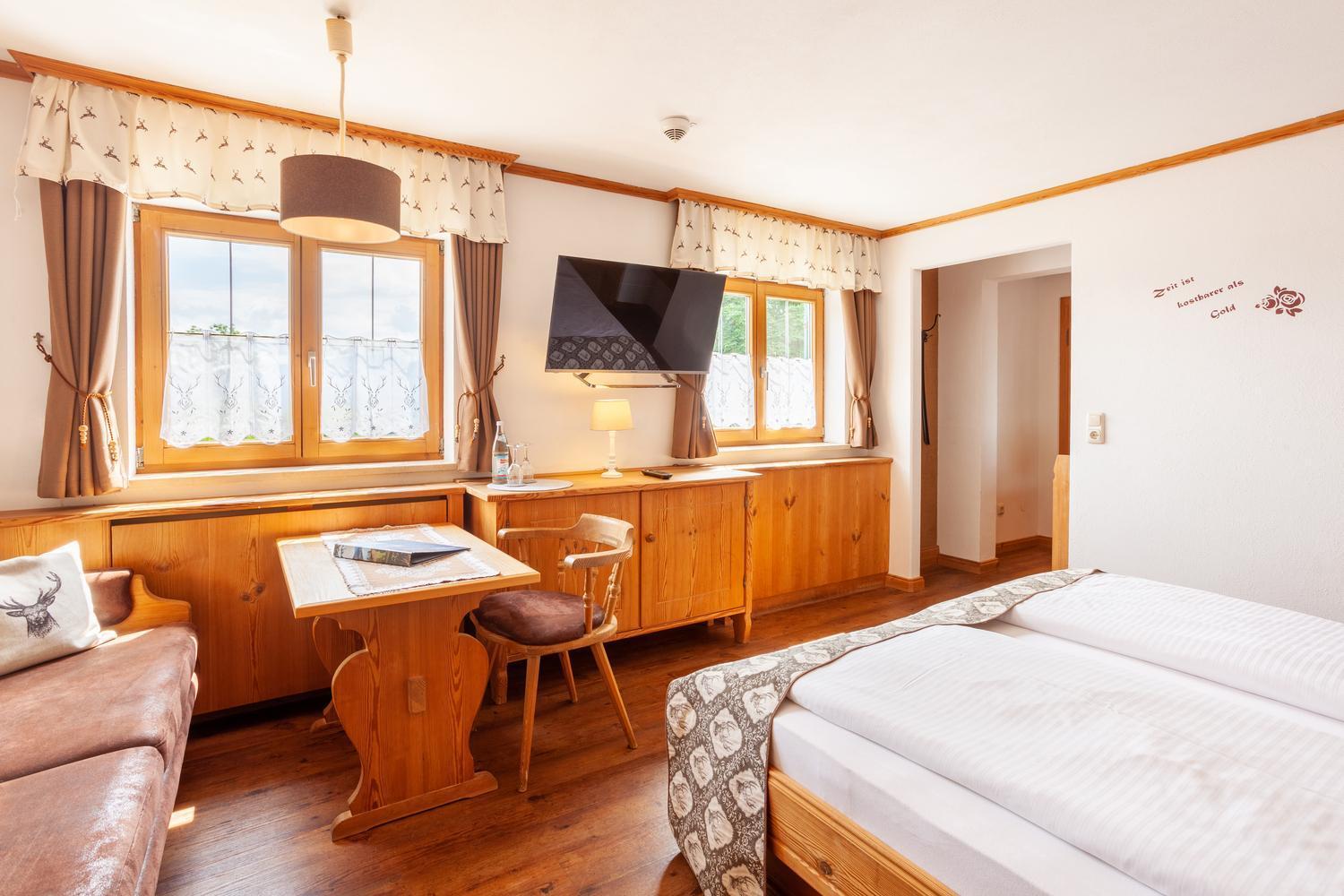 Hotel Lustiger Hirsch à Akams Extérieur photo