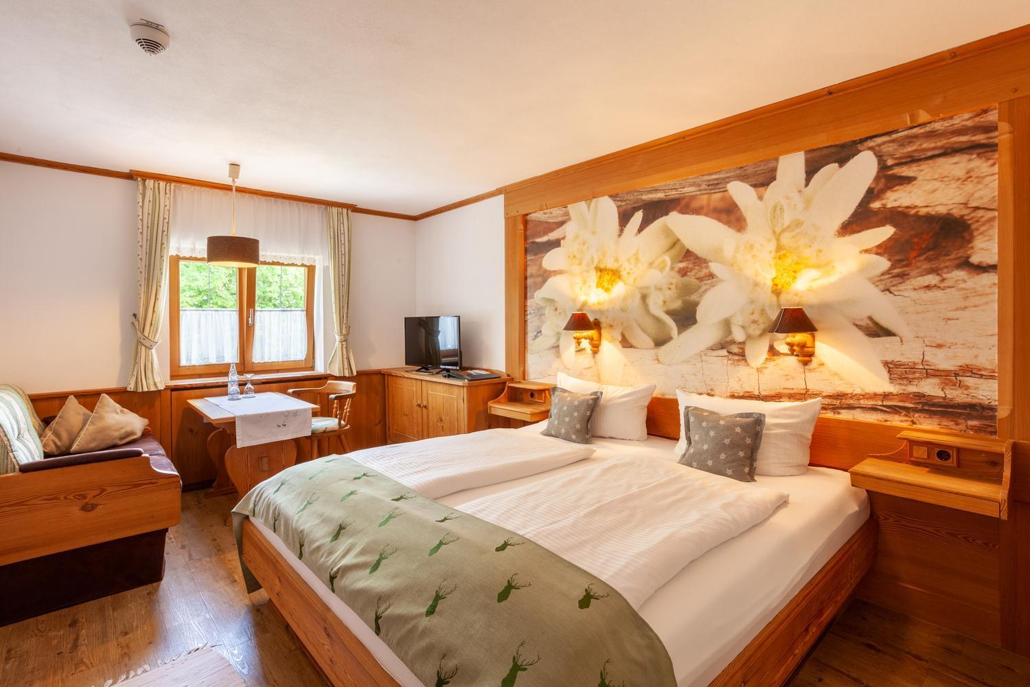Hotel Lustiger Hirsch à Akams Extérieur photo