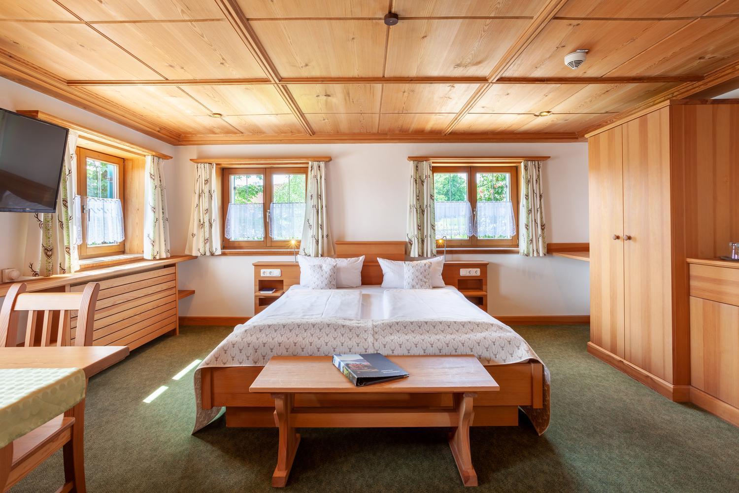 Hotel Lustiger Hirsch à Akams Extérieur photo