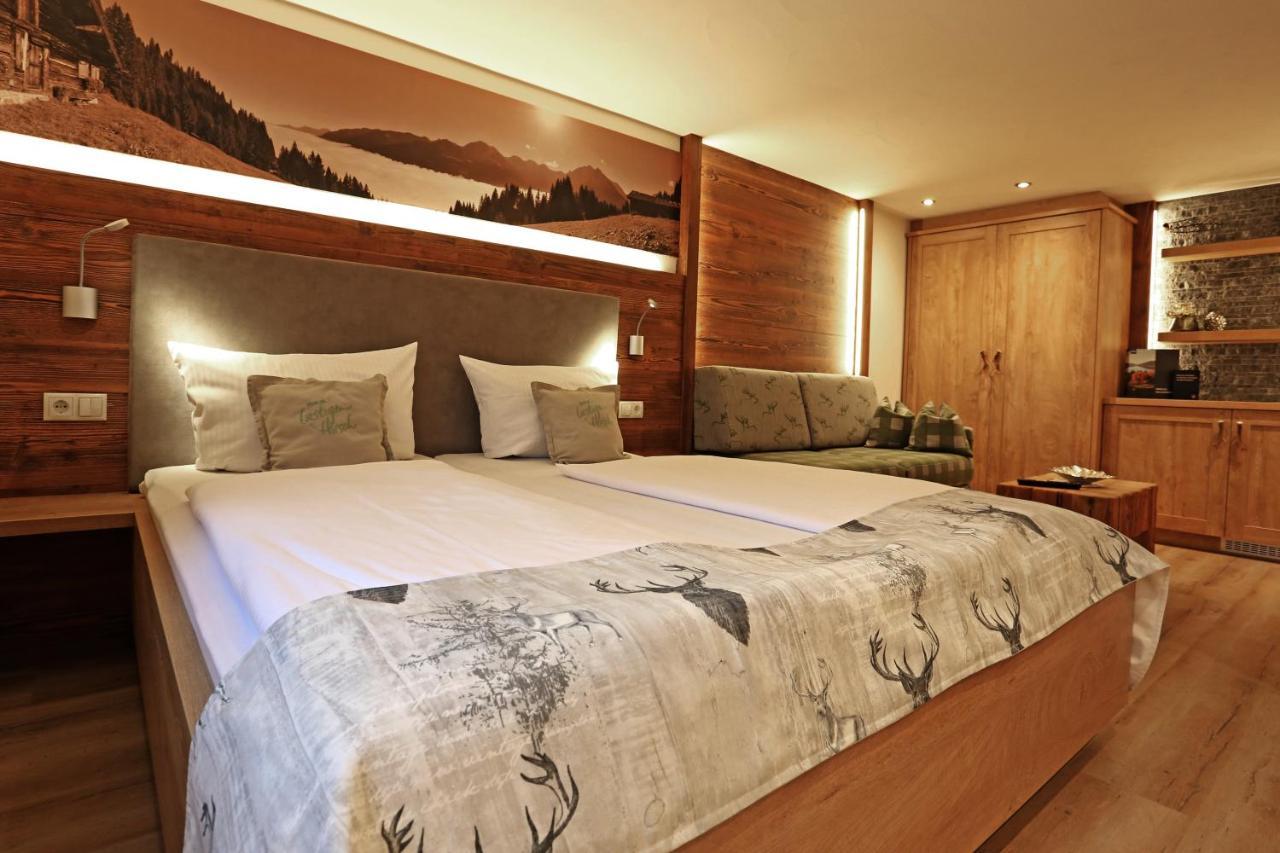 Hotel Lustiger Hirsch à Akams Extérieur photo