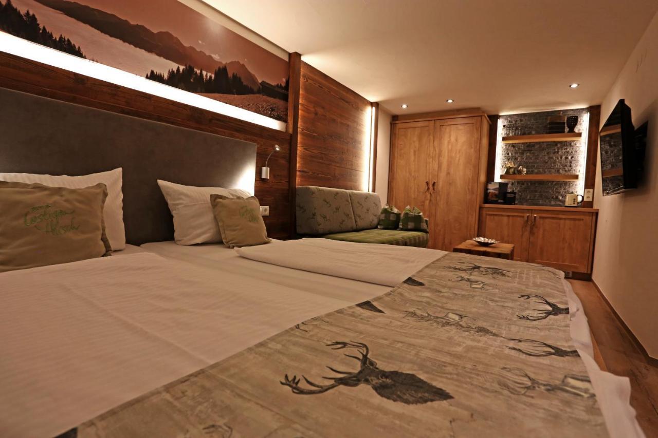 Hotel Lustiger Hirsch à Akams Extérieur photo